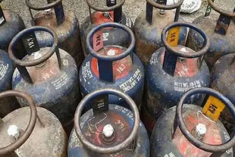 രാജ്യത്ത് വാണിജ്യാവശ്യത്തിനുള്ള പാചക വാതക വില കുറച്ചു.